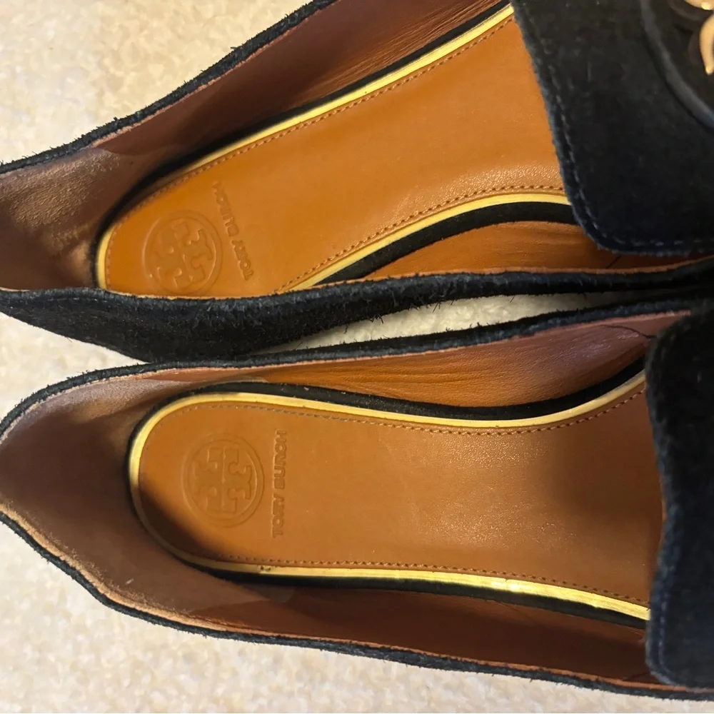 Tory Burch Black Suede loafer Flats with Gold Logo - Picture 2 of 5